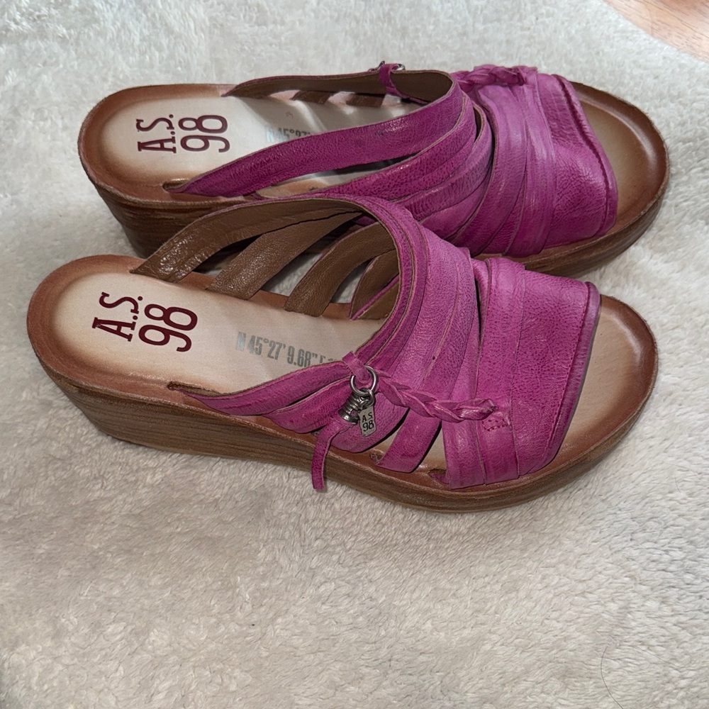 A.S.98 Fuchsia Wedge Sandals